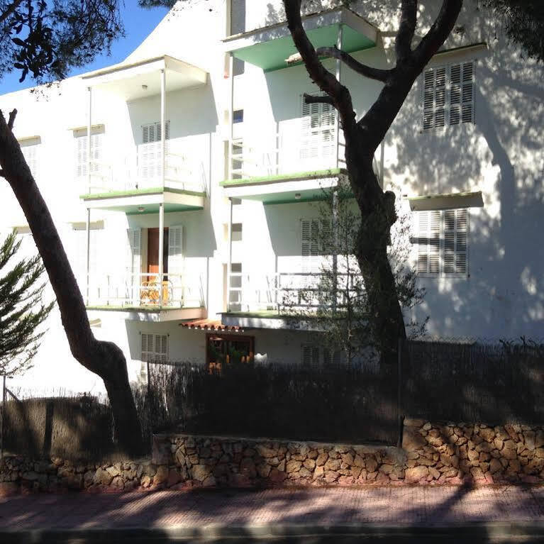 Hostal Residencia San Francisco Portocolom  Exterior photo